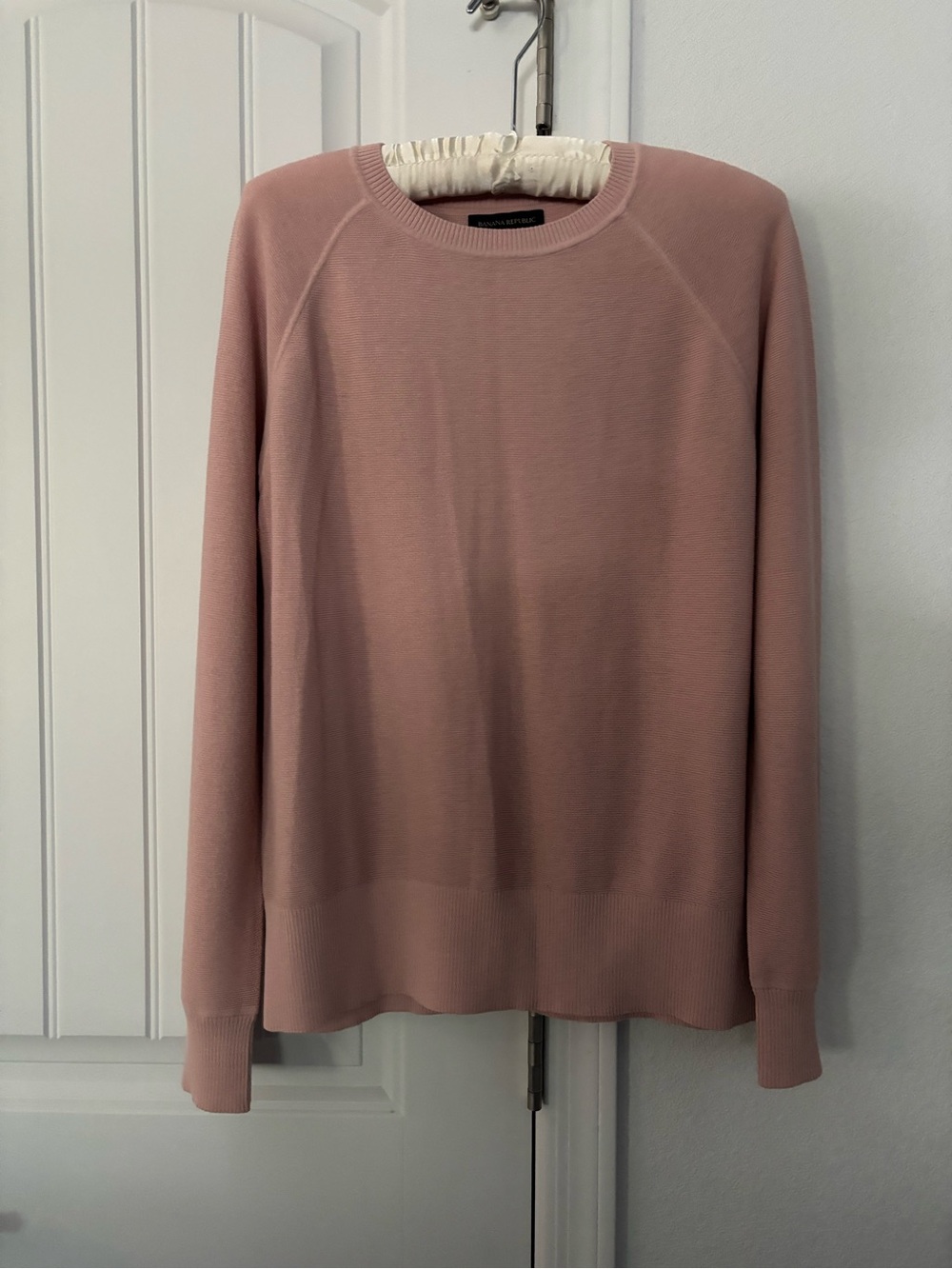 Banana Republic Dusty Rose Crewneck Sweater